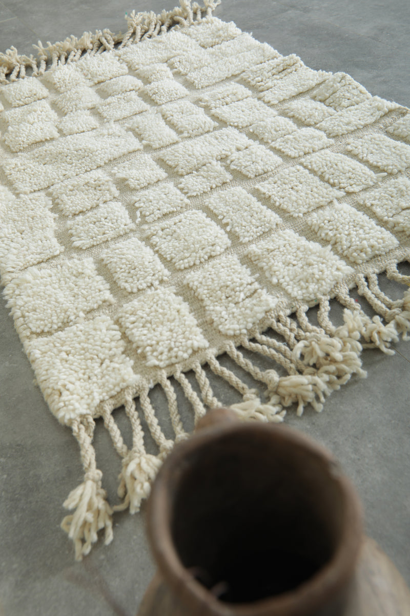 Small white Moroccan rug - Textured checkered pattern accent mat - 2.4 ft x 3.4 ft