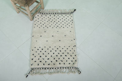Moroccan handmade rug - Handwoven 2 x 2.9 Feet | Wool accent piece - Beni ourain rugs