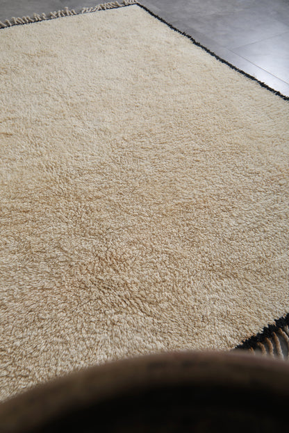 Moroccan rug 6.8 X 9 Feet