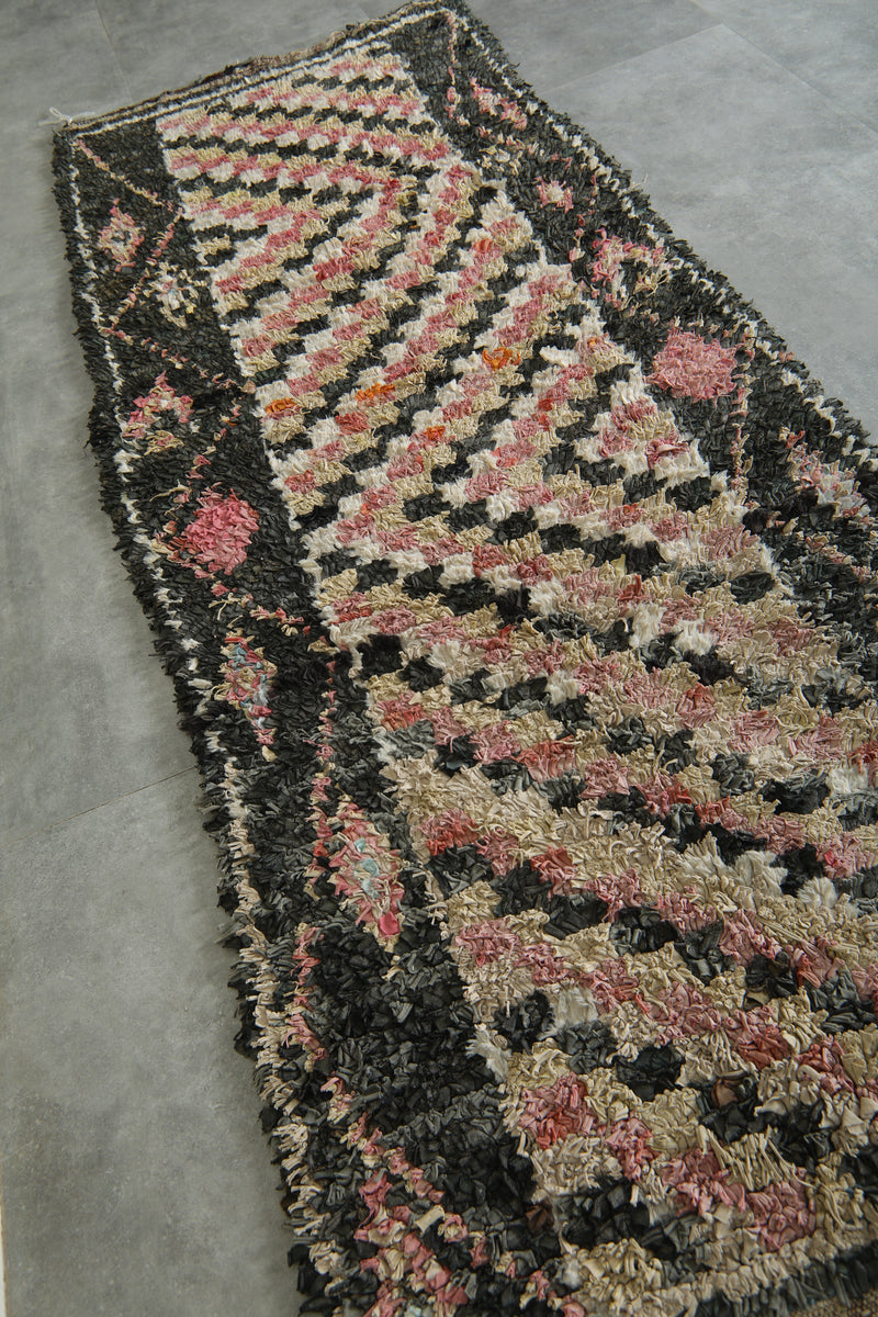 Geometric Moroccan wool rug - 8.3 ft x 3.3 ft - Handmade carpet