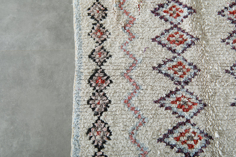 Geometric Moroccan wool rug - 4.9 ft x 9.3 ft - Boucherouite carpet