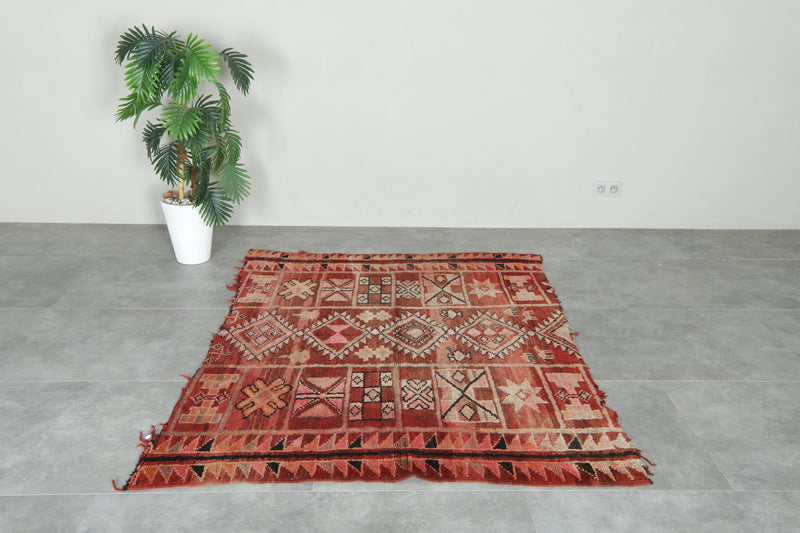 Geometric Moroccan rug - 4.6 ft x 5.9 ft - Azilal wool rug