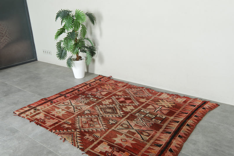 Geometric Moroccan rug - 4.6 ft x 5.9 ft - Azilal wool rug