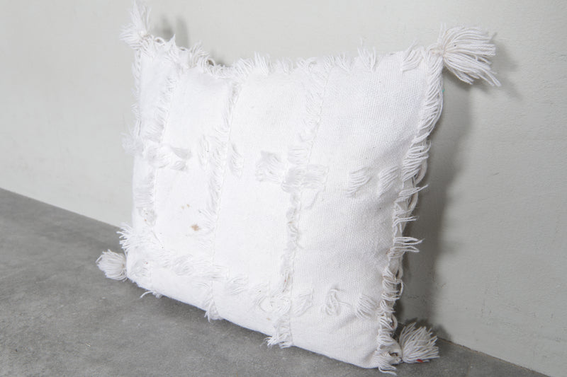 Handwoven Moroccan Kilim Pillow Cover – 17.3 inches x 20 inches