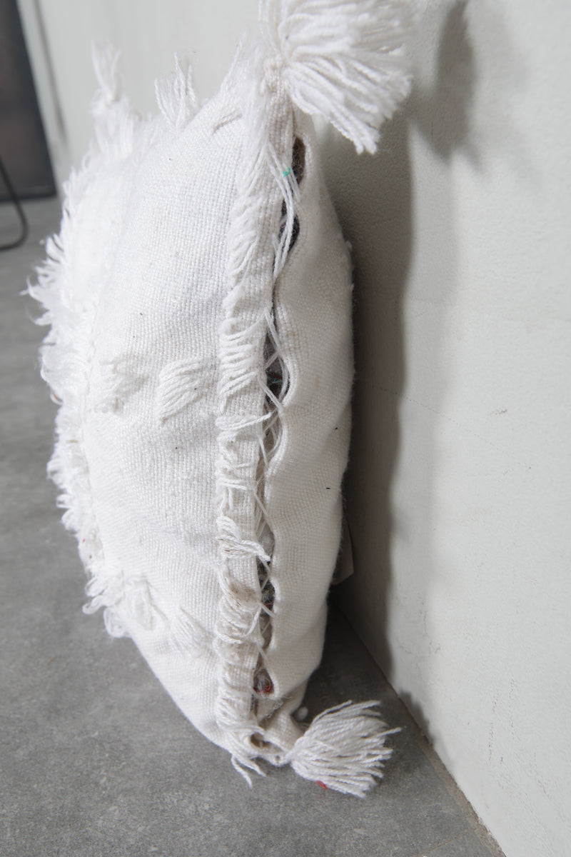 Handwoven Moroccan Kilim Pillow Cover – 17.3 inches x 20 inches