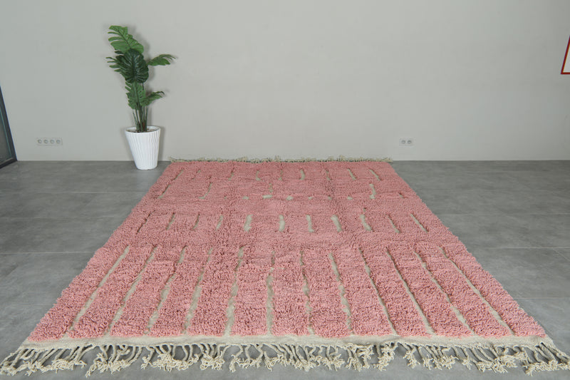 Handmade pink and white Moroccan wool rug - 8.2 ft x 10.2