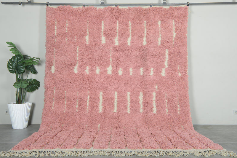 Handmade pink and white Moroccan wool rug - 8.2 ft x 10.2