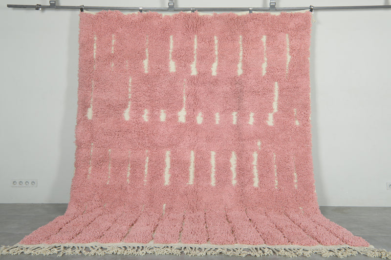 Handmade pink and white Moroccan wool rug - 8.2 ft x 10.2