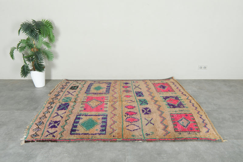 Beige geometric Moroccan rug - 5.5 ft x 7.1 ft - Handwoven carpet - Boucherouite rug