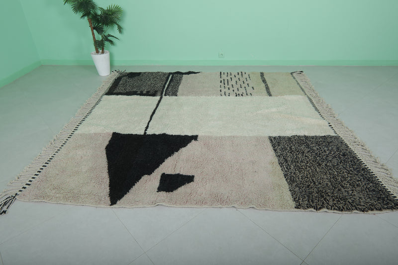 Beni ourain Moroccan rug - 8.3 x 8.2 ft | Handwoven abstract design