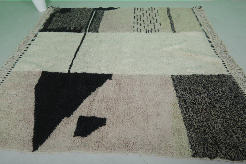 Beni ourain Moroccan rug - 8.3 x 8.2 ft | Handwoven abstract design