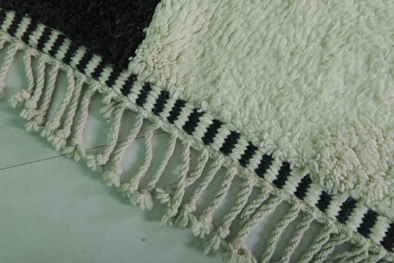 Beni ourain Moroccan rug - 8.3 x 8.2 ft | Handwoven abstract design