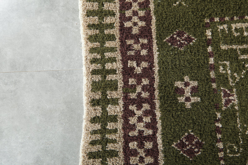 Olive green Moroccan rug – Tribal berber design - 9.4 ft x 12 ft