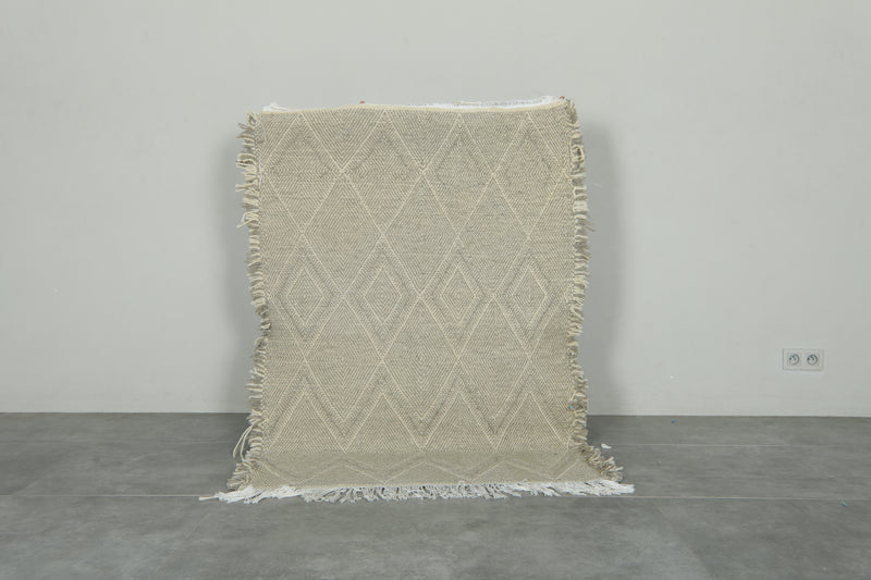 Small beige Moroccan rug - 3.7 ft x 5.1 ft