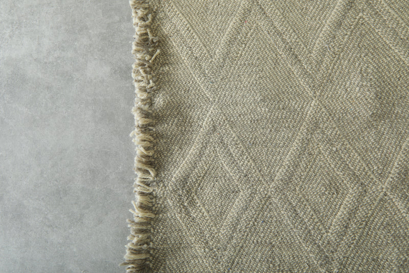 Small beige Moroccan rug - 3.7 ft x 5.1 ft