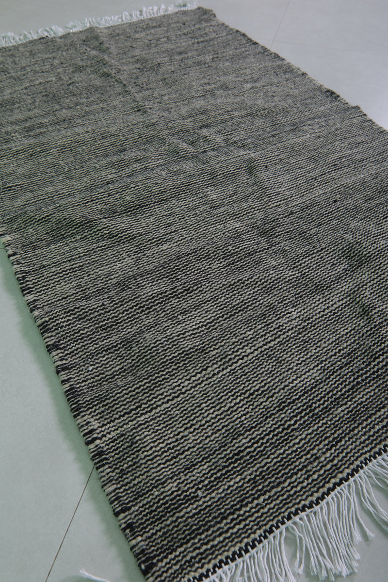Black and White Moroccan Rug - 3.4 X 5.3 Feet | Handwoven Elegance - Flat woven rugs