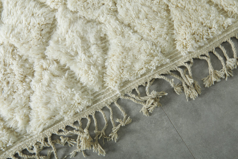 Custom Handwoven Moroccan Rug – Minimalist Cream/White Shaggy Wool Carpet