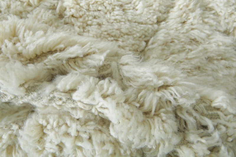 Custom Handwoven Moroccan Rug – Minimalist Cream/White Shaggy Wool Carpet