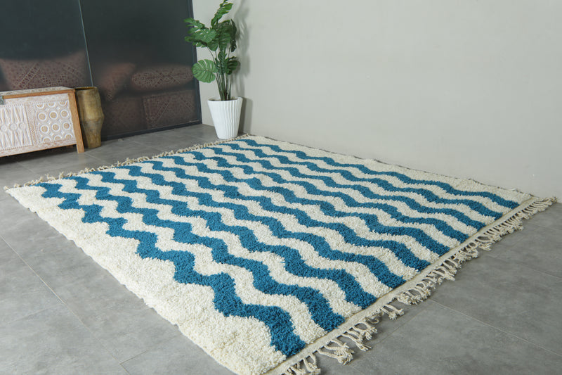 Wavy blue & ivory Moroccan rug – Modern wool design - 8.3 ft x 10 ft