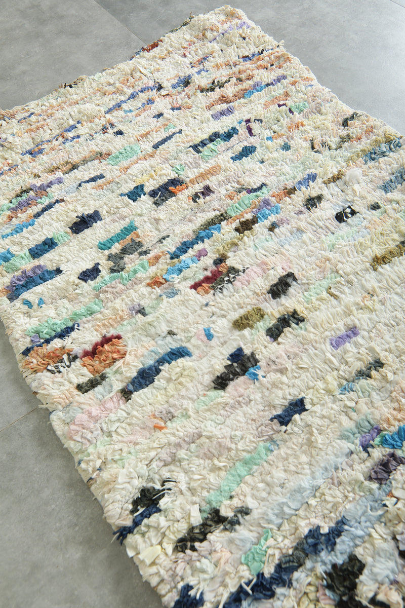 Handwoven boucherouite Moroccan rag rug - 3 ft x 4.3 ft - Handmade wool carpet - Boucherouite rug