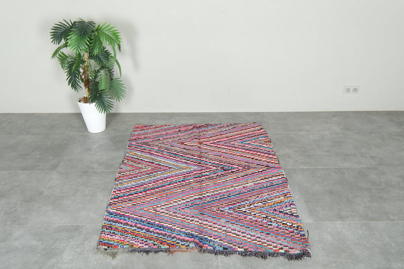Moroccan boucherouite rug with multicolor zigzag - 4.1 ft x 5.2 ft