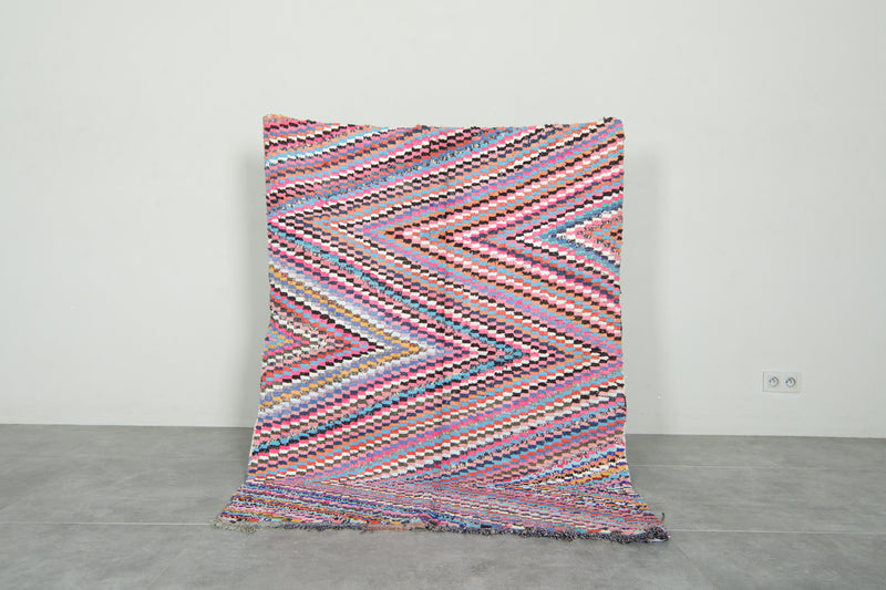 Moroccan boucherouite rug with multicolor zigzag - 4.1 ft x 5.2 ft