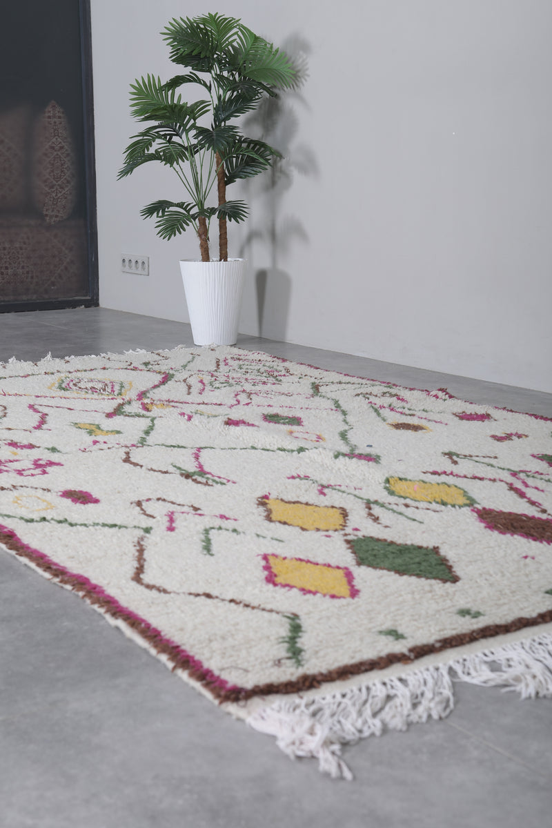 Charming Vintage Azilal Berber Rug – Handwoven 5 X 9 Feet