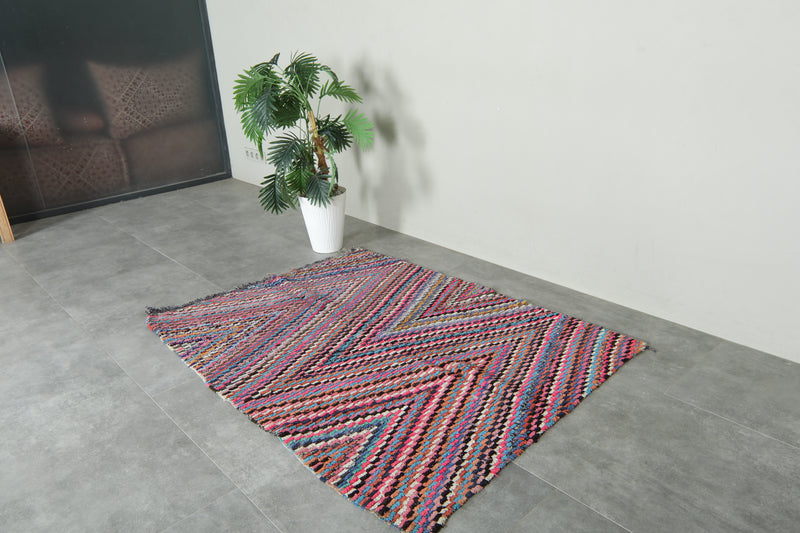 Moroccan boucherouite rug with multicolor zigzag - 4.1 ft x 5.2 ft
