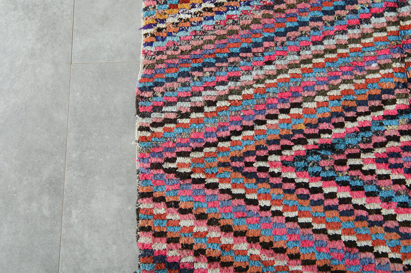 Moroccan boucherouite rug with multicolor zigzag - 4.1 ft x 5.2 ft