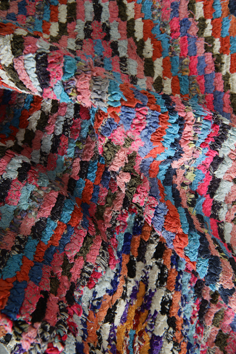 Moroccan boucherouite rug with multicolor zigzag - 4.1 ft x 5.2 ft