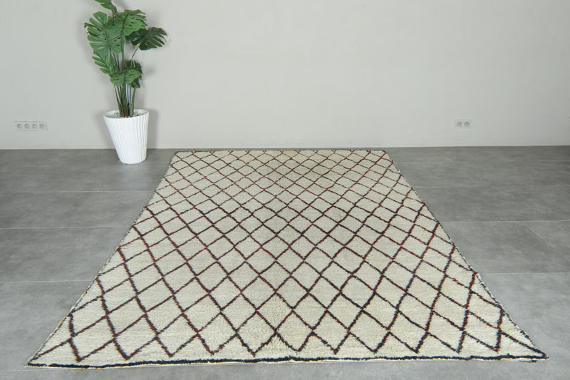 Beige Moroccan rug with black & red diamond design - 6.5 ft x 9 ft