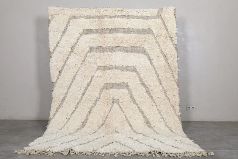 White Moroccan Rug - 6.2 x 9.2 ft | Handwoven Chevron Elegance - Beni ourain rugs