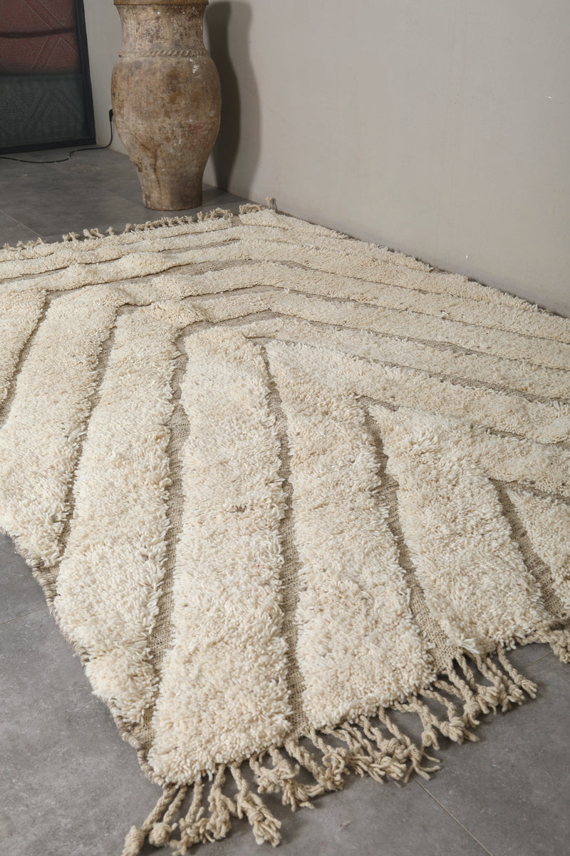 White Moroccan Rug - 6.2 x 9.2 ft | Handwoven Chevron Elegance - Beni ourain rugs