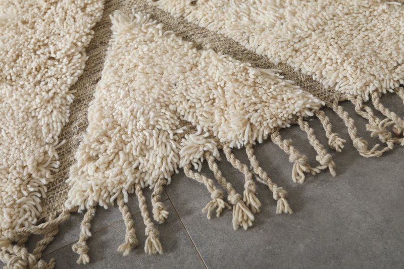 White Moroccan Rug - 6.2 x 9.2 ft | Handwoven Chevron Elegance - Beni ourain rugs