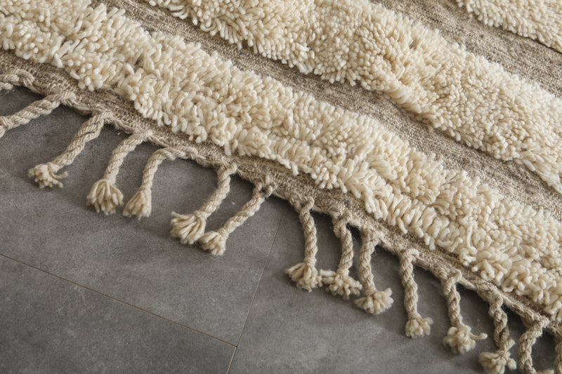 White Moroccan Rug - 6.2 x 9.2 ft | Handwoven Chevron Elegance - Beni ourain rugs