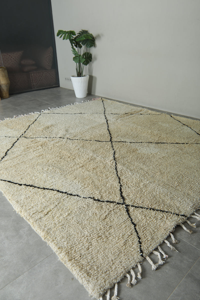 Moroccan beni ourain rug - White wool & black diamond pattern - 8.9 ft x 9.8 ft