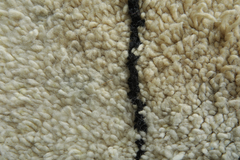 Moroccan beni ourain rug - White wool & black diamond pattern - 8.9 ft x 9.8 ft