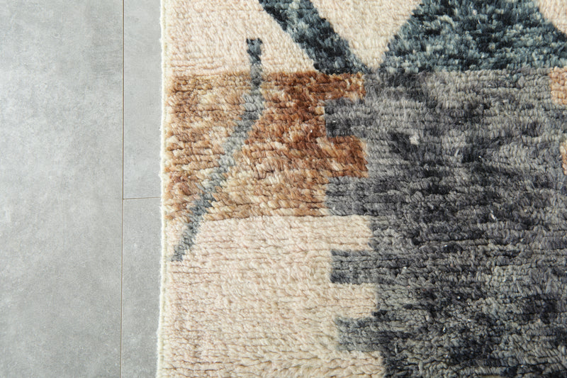 Geometric Moroccan wool rug - 5.1 ft x 8.1 ft - Handmade rug