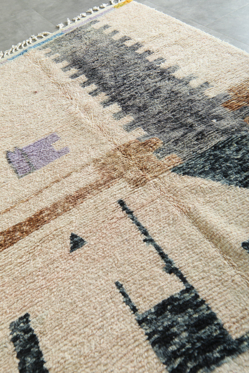 Geometric Moroccan wool rug - 5.1 ft x 8.1 ft - Handmade rug