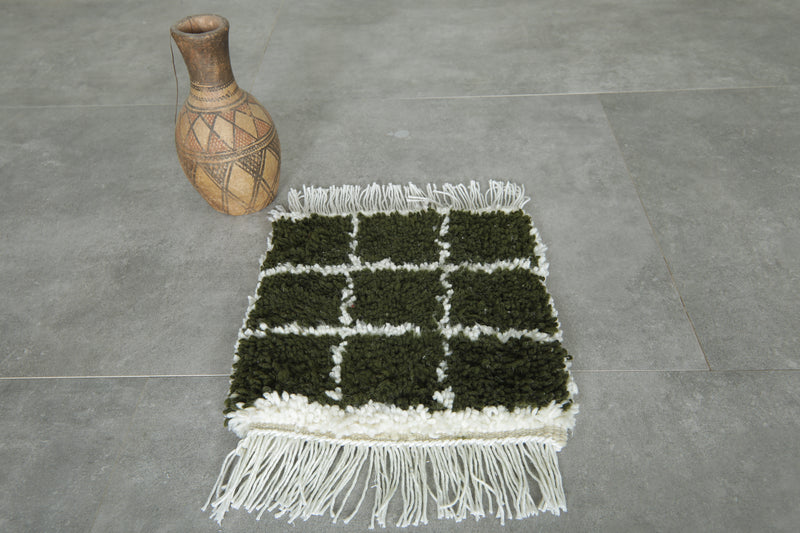 Small deep green & white checkered Moroccan rug - 1.1 FT X 1.1 FT