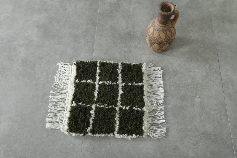 Small deep green & white checkered Moroccan rug - 1.1 FT X 1.1 FT