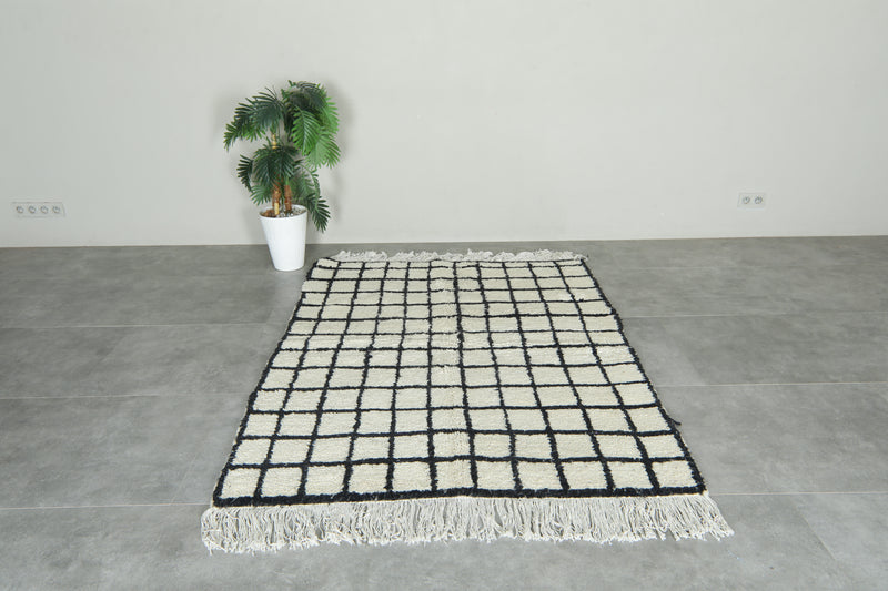 White & black checkered Moroccan rug - 4.8 ft x 6.2 ft - Beni ourain wool rug