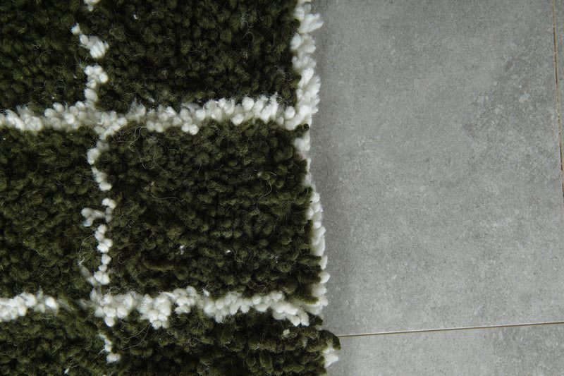 Small deep green & white checkered Moroccan rug - 1.1 FT X 1.1 FT