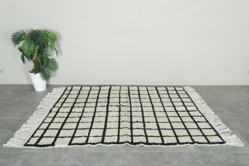 White & black checkered Moroccan rug - 4.8 ft x 6.2 ft - Beni ourain wool rug