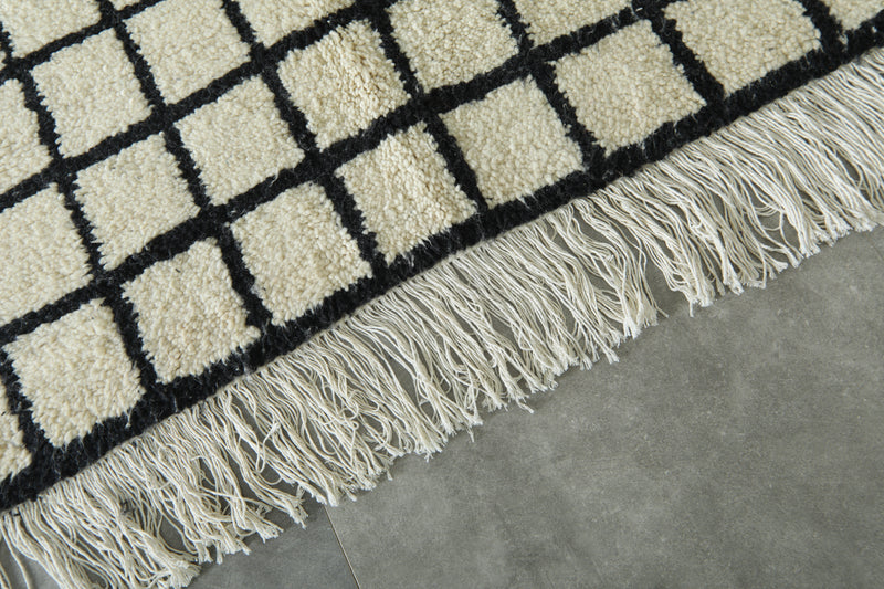 White & black checkered Moroccan rug - 4.8 ft x 6.2 ft - Beni ourain wool rug