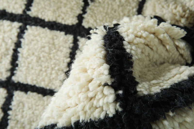 White & black checkered Moroccan rug - 4.8 ft x 6.2 ft - Beni ourain wool rug