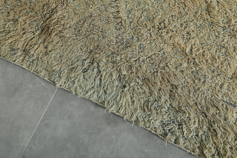 Moroccan Wool rug with beige base and soft geometric accents - 5.7 ft x 8.2 ft