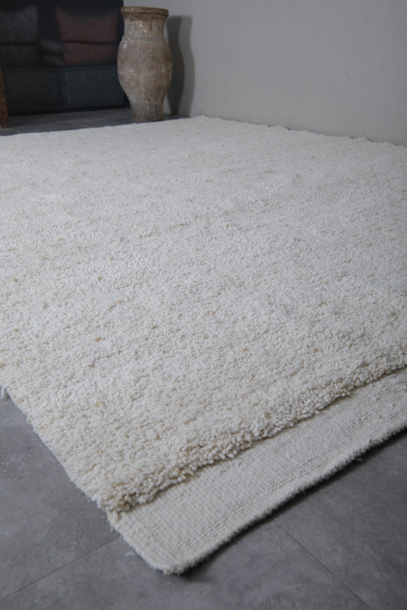 White Moroccan wool rug with subtle beige speckle – Custom size