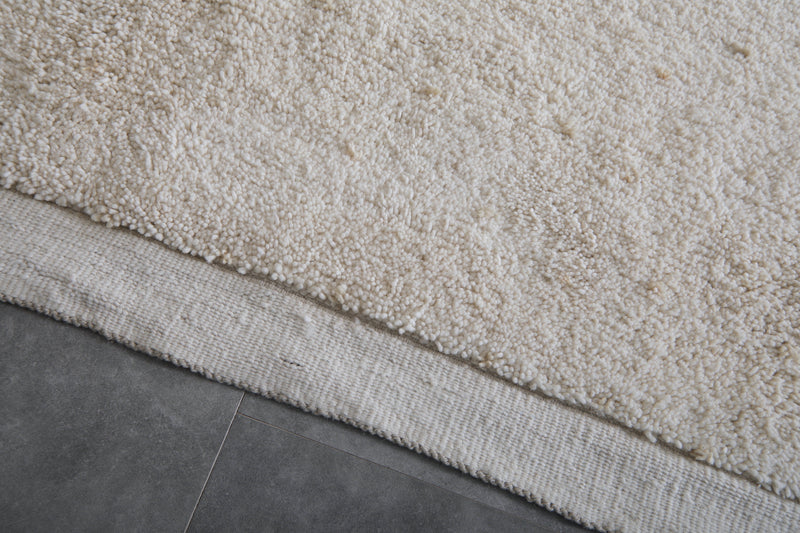 White Moroccan wool rug with subtle beige speckle – Custom size