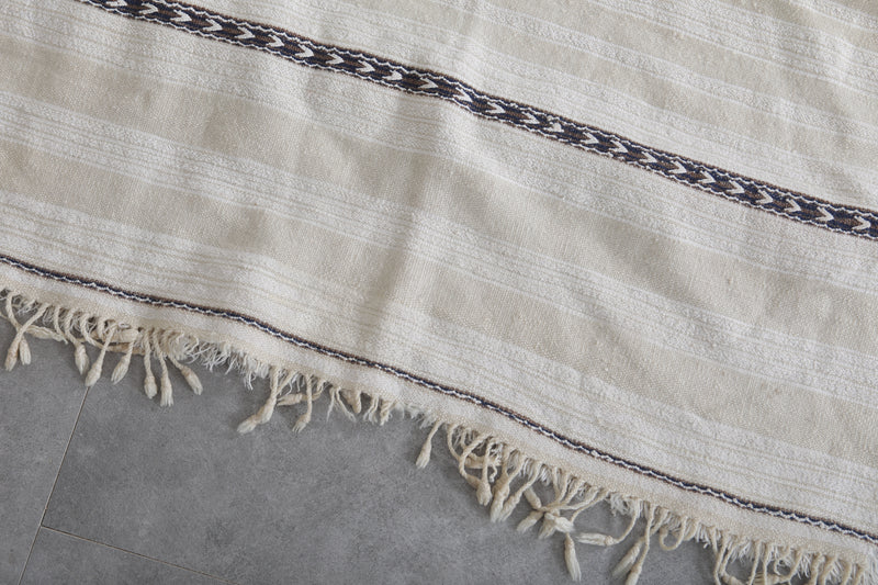 Handwoven Berber Tribal Rug - 3.6 FT X 6.3 FT - Wedding blanket